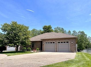 4416 Clearwater Ln, Springfield, IL 62703