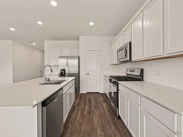 6107 Ginevra Summers Dr — Photo 17