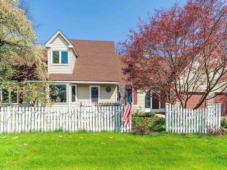 1st image of 807 Burris Ave
