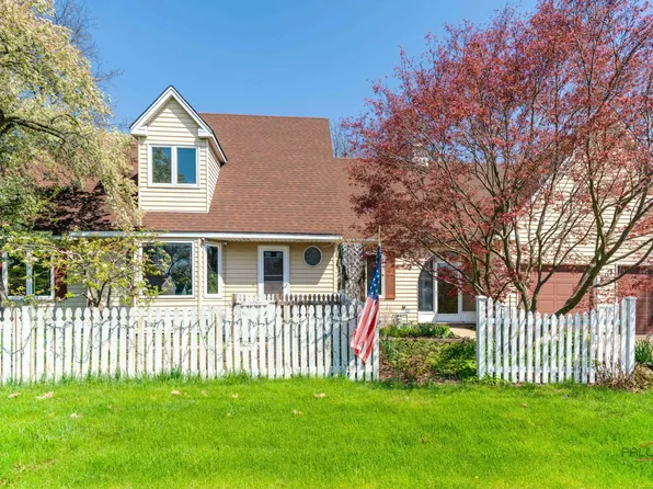 807 Burris Ave, Lake Bluff, IL 60044