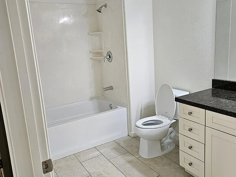 Diamond Creek Apartment — Photo 27