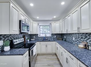 3109 Snowden Dr, Bushkill, PA 18324