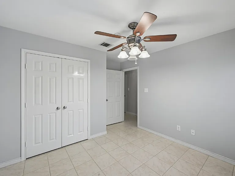 2913 Crawford St #B — Photo 6