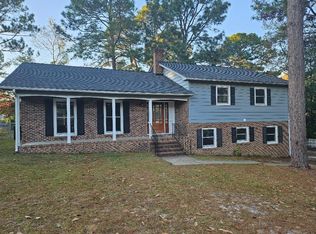 2402 Rolling Hill Rd, Fayetteville, NC 28304