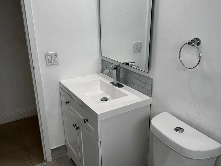 153 Monaco Way #D — Photo 17