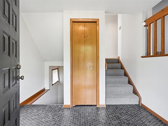 4th image of 505 Knoll Ct