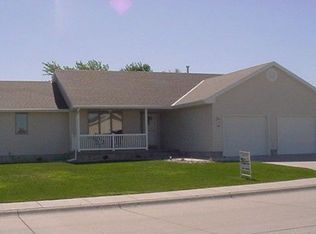 109 Redwood Rd, Grand Island, NE 68803