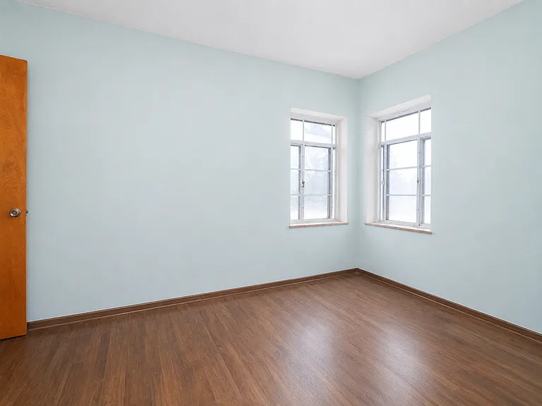 Large bedroom