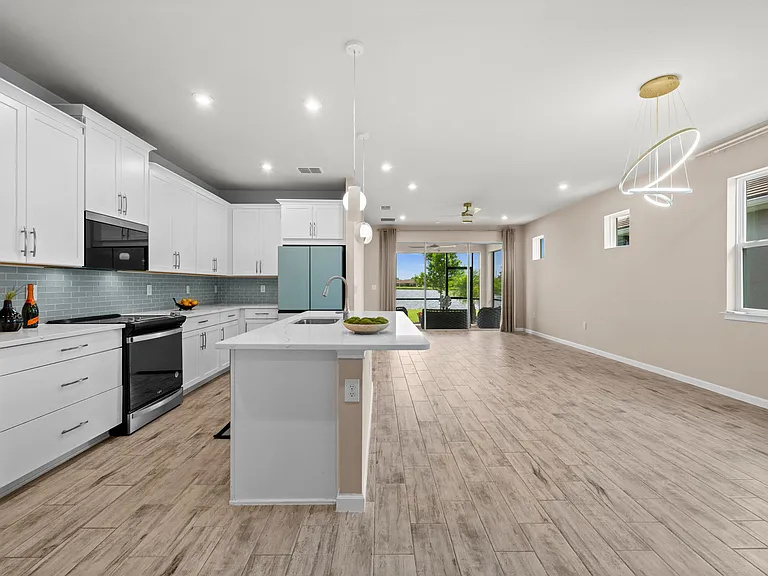 10288 Bonavie Cove Dr — Photo 2