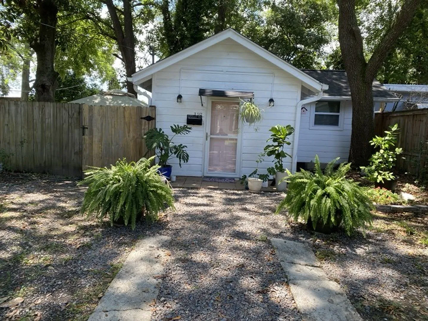 Charming Cottage for Long Term Rent - Near Downtown Charleston, SC — Photo 1