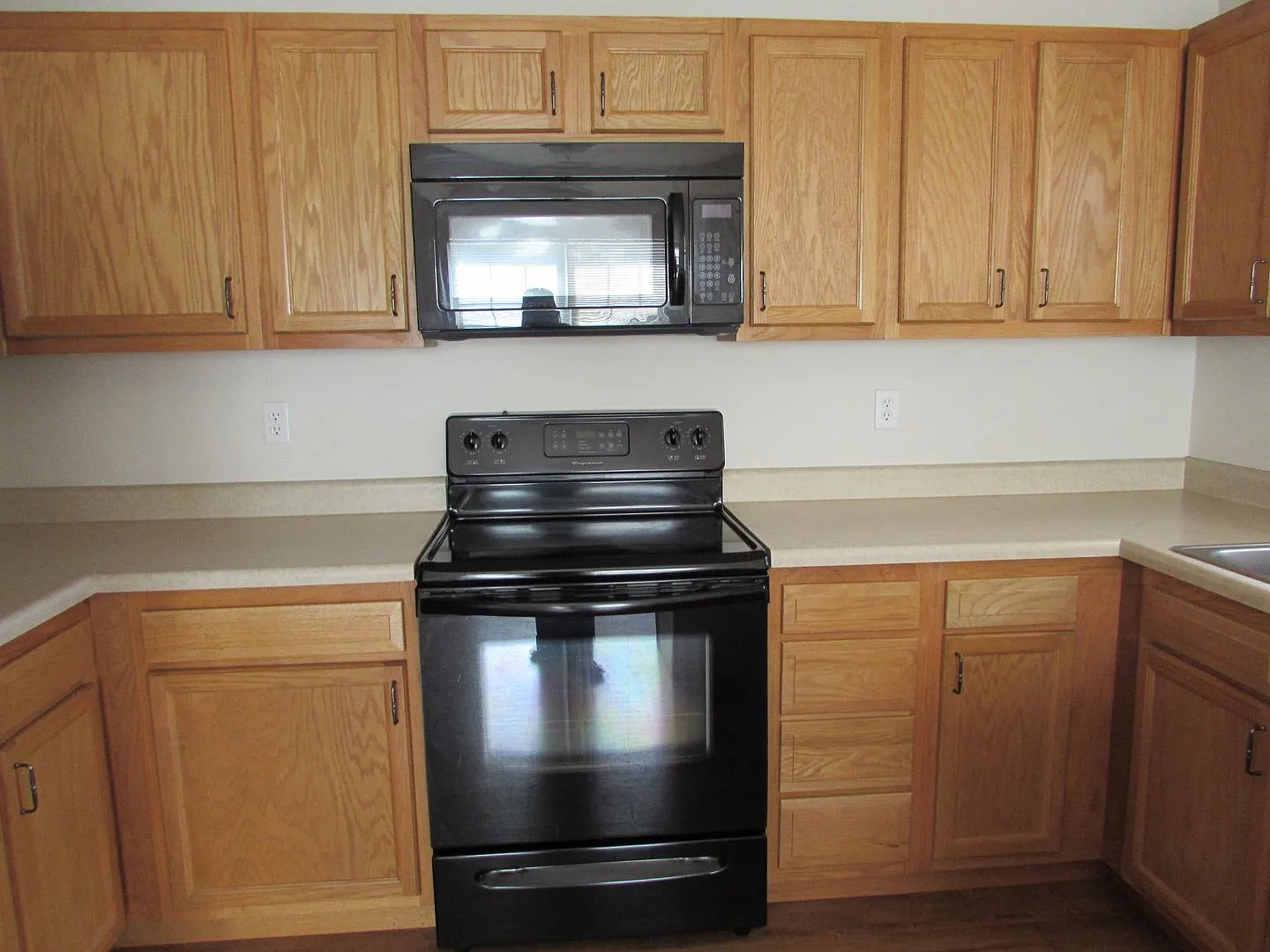 6146-MF1-E1 — Photo 3