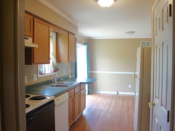 3rd image of 1430 Springside Dr