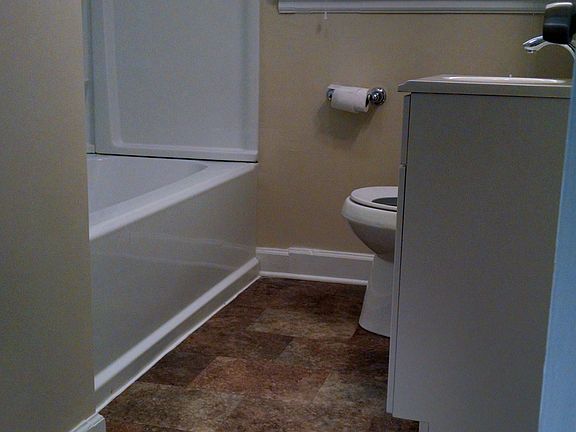 5th image of 2641 Lindenwood Dr