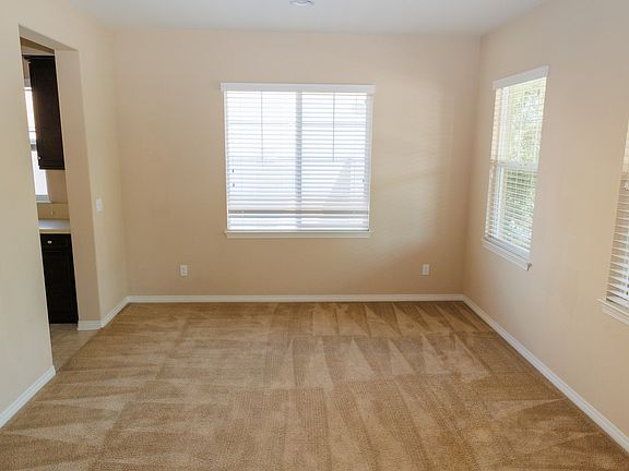 5th image of 32561 Cherokee Rose St