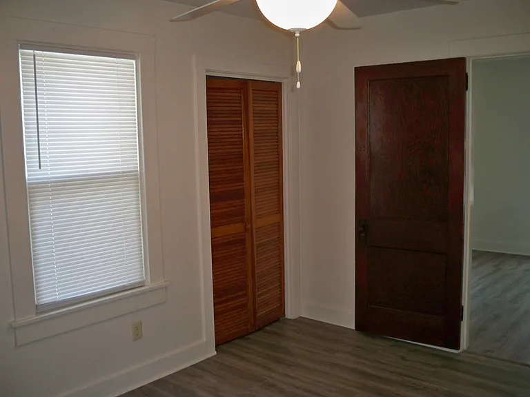 321 W Cedar St — Photo 10