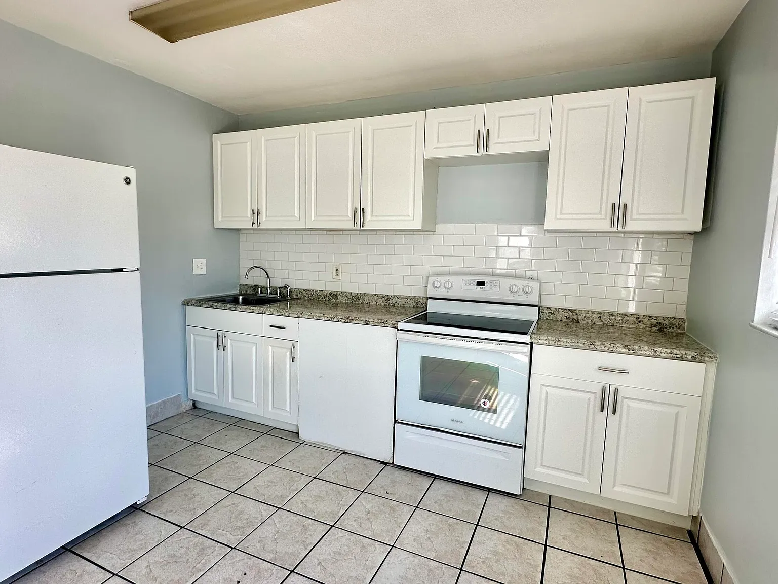 1 bed, 1.0 bath, 400 sqft, $1,540 — Photo 2