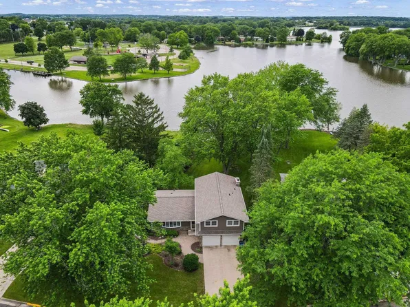 521 Maunesha Dr, Marshall, WI 53559