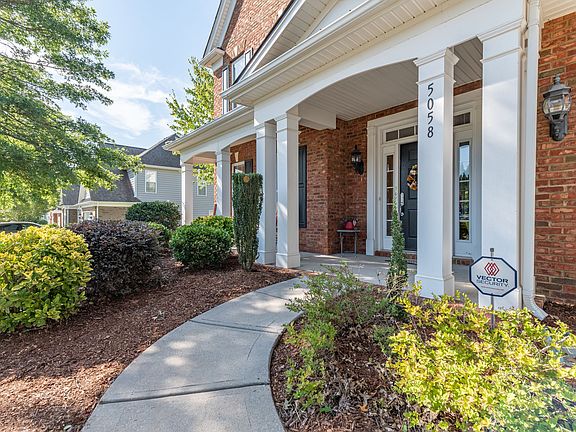 4th image of 5058 Cressingham Dr