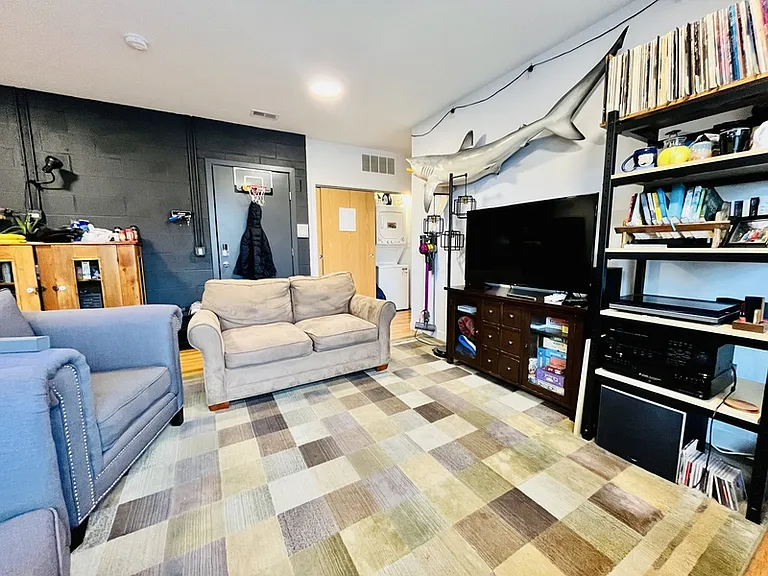 806 S Claremont Ave #2 — Photo 14