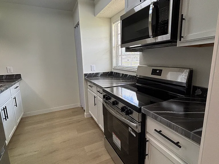 2801 Vasco St #14 — Photo 3