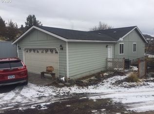 210 Quail St, Spray, OR 97874