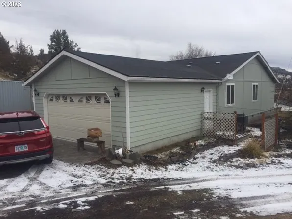 210 Quail St, Spray, OR 97874