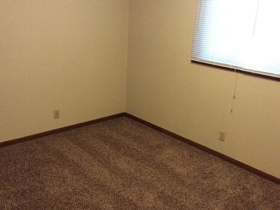 3rd image of 4400 Castlewood Pl Unit 3