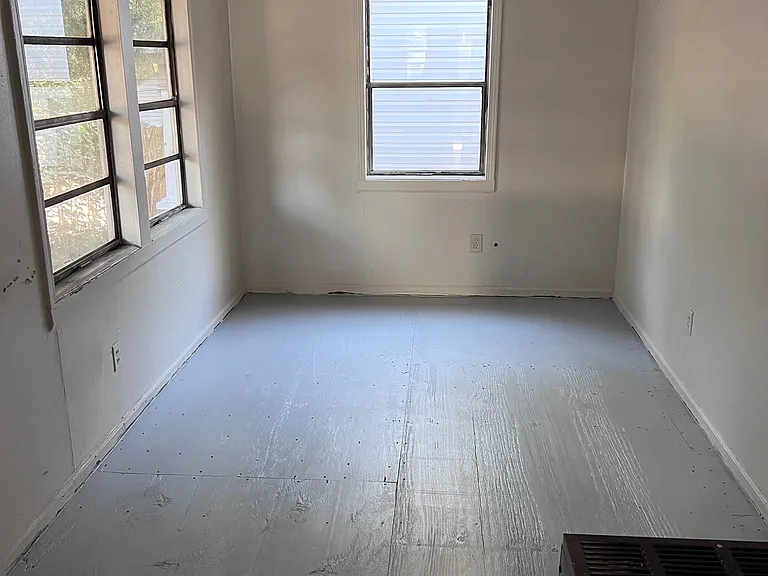 666 Gilliam Ave — Photo 5
