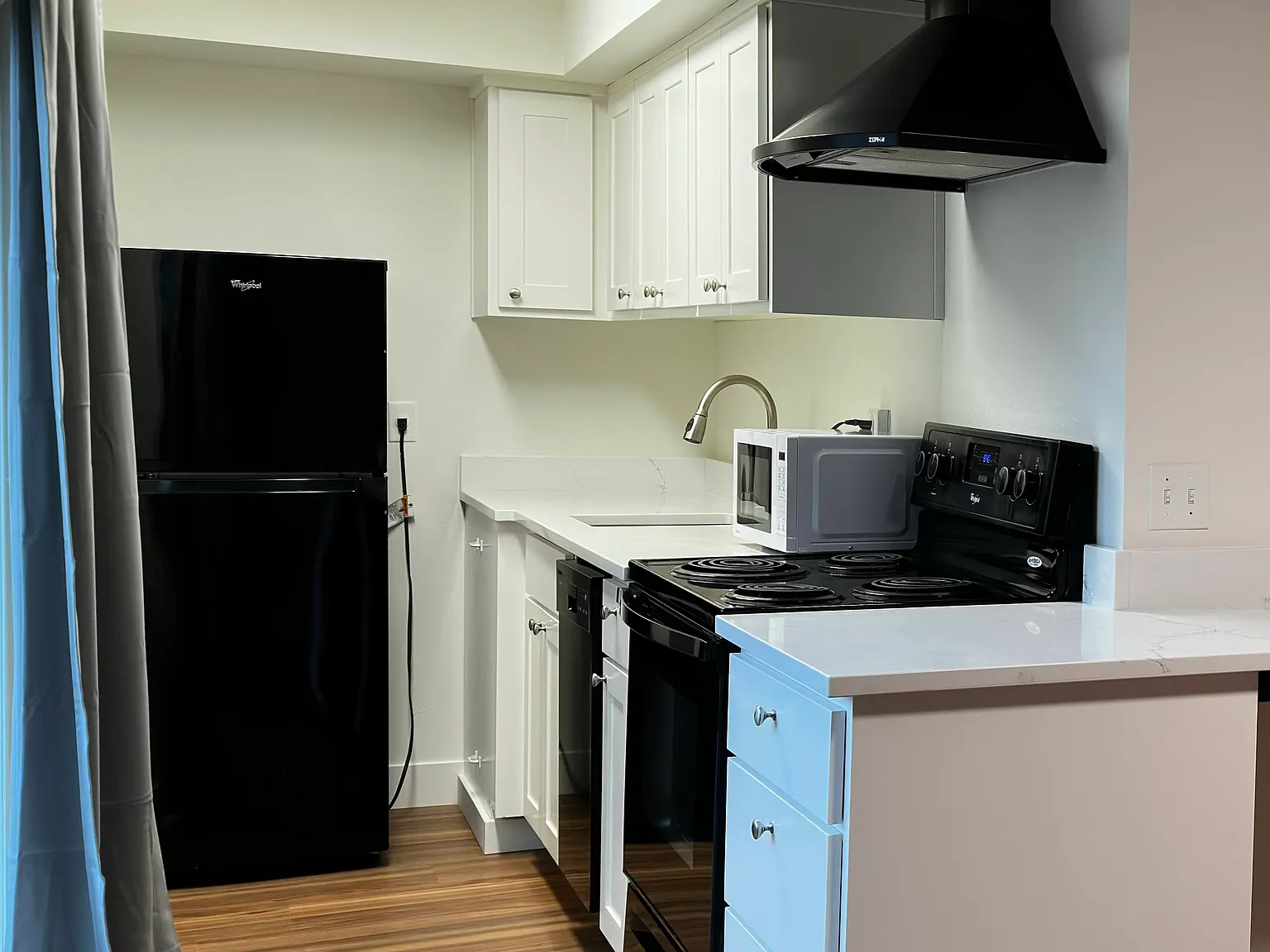 1 bed, 550 sqft, $1,425 — Photo 2