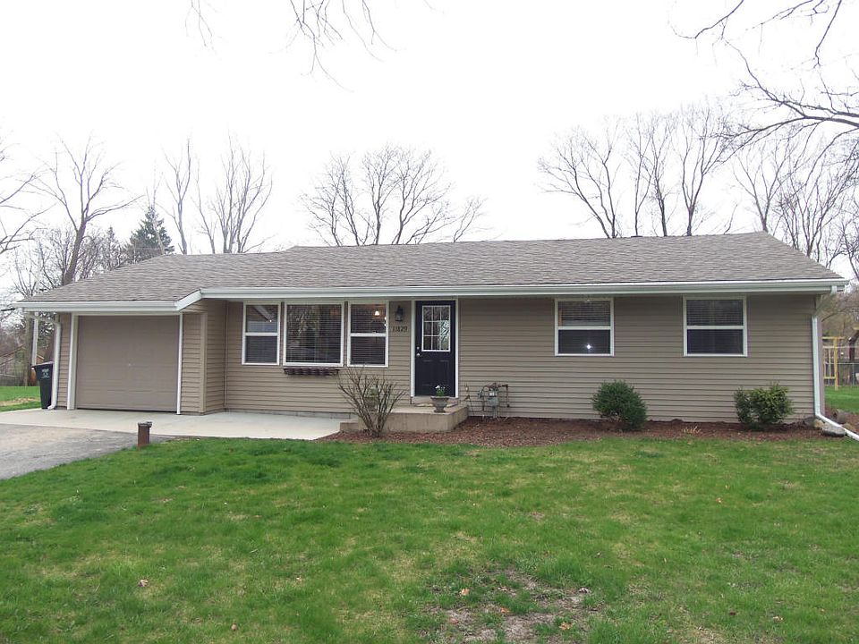 1st image of 11829 W Oakwood Dr