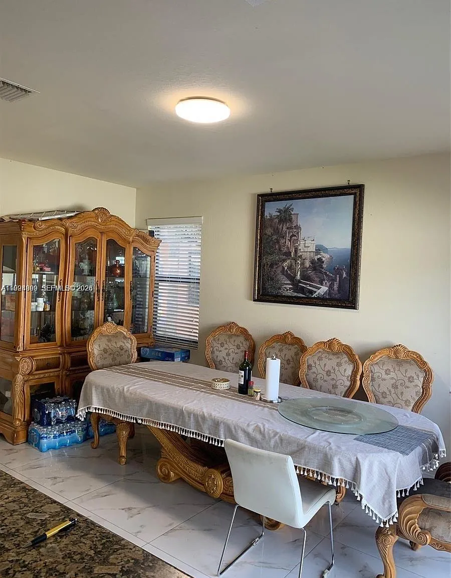 3 bed, 1574 sqft, $3,000 — Photo 4
