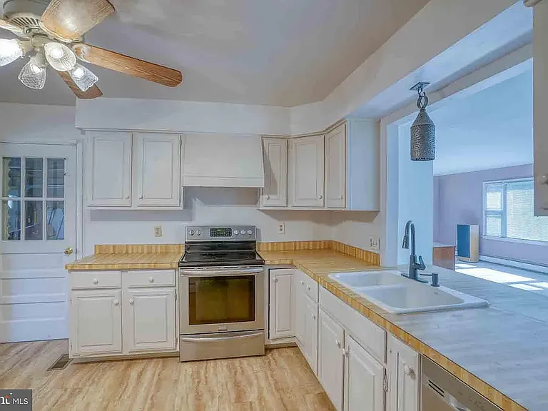 74 S Fairfield Dr — Photo 10