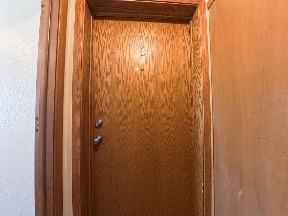 1st image of 204 E 5th Ave #6