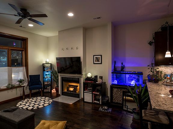 2nd image of 464 N Ashland Ave #2B