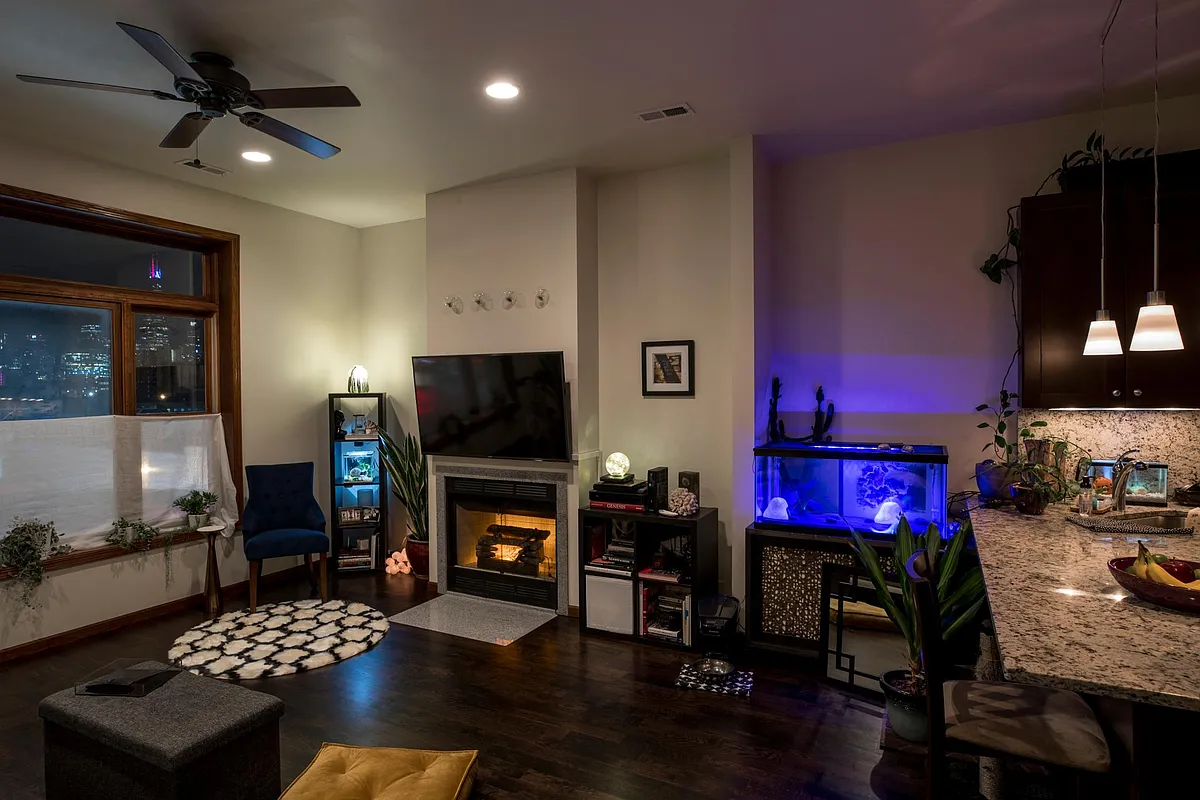 Building Photo - 464 N Ashland Ave #2B