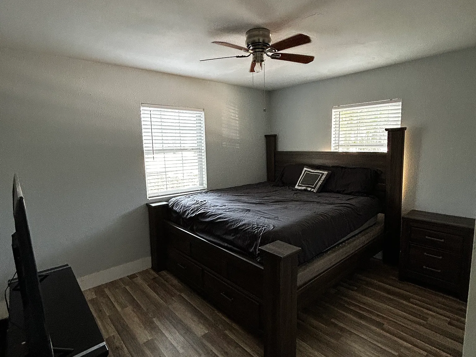 4 bed, 1190 sqft, $900 — Photo 1