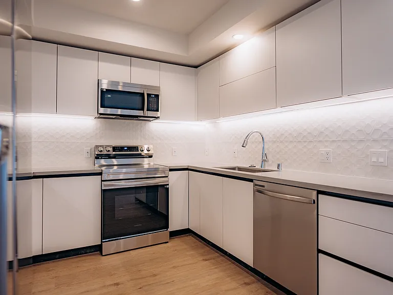 TENTEN Campus Glendale — Photo 15