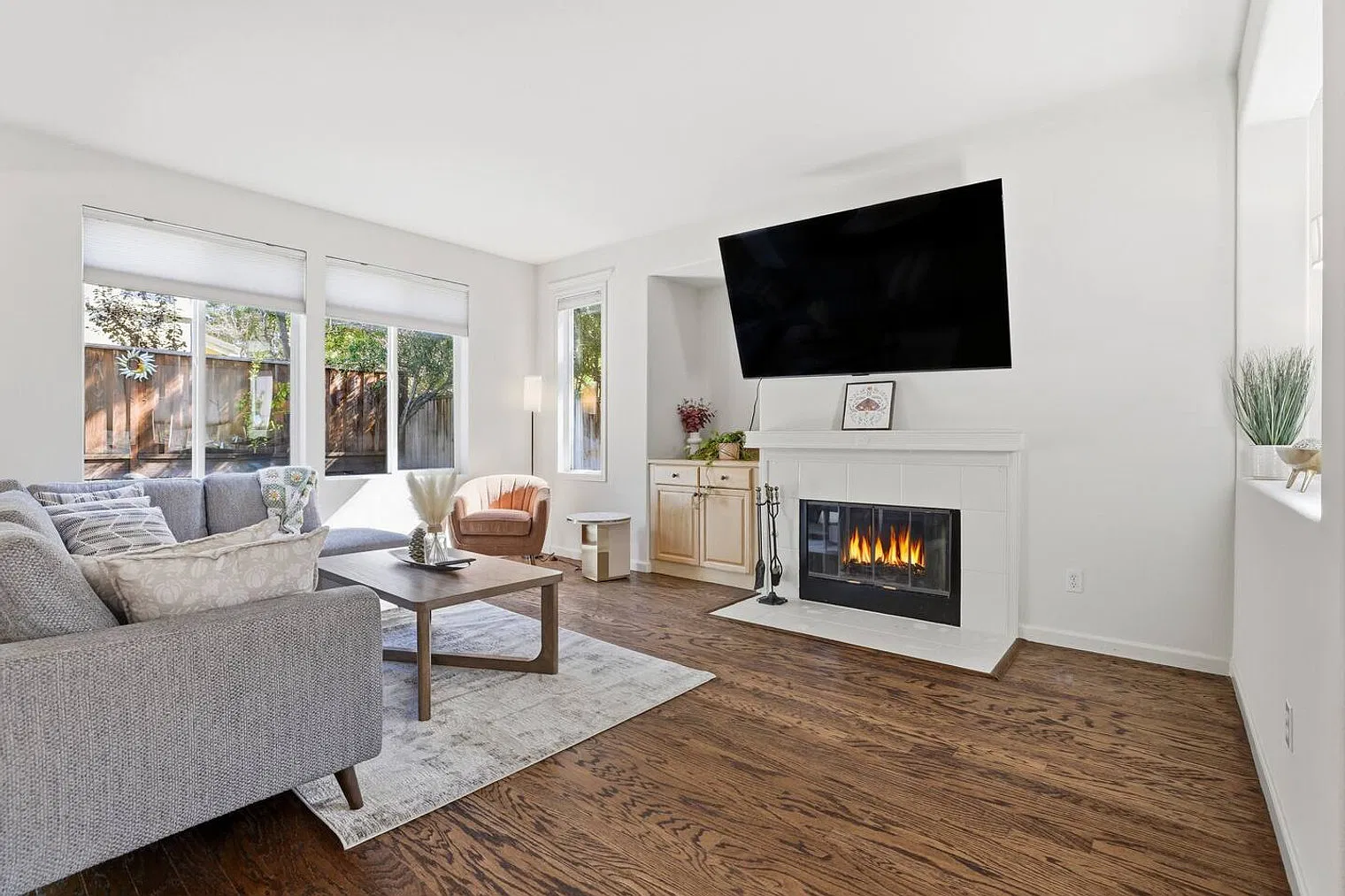 3 bed, 2.5 bath, $10,916 — Photo 3