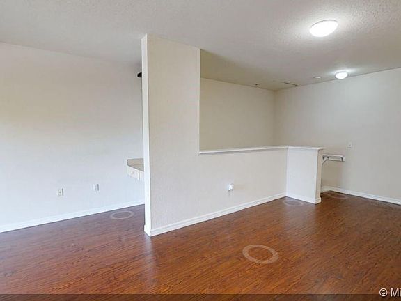 3rd image of 2402 Belmont Ln #2402