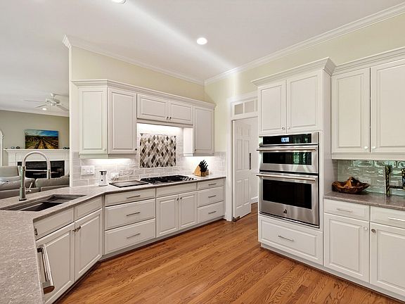 4th image of 4933 Cremshaw Ct