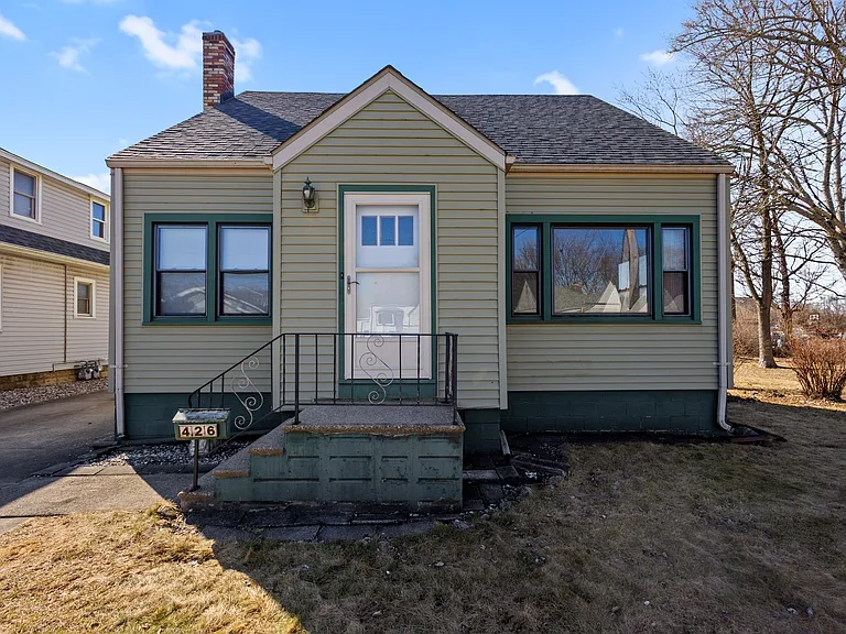 426 Keilman St — Photo 1