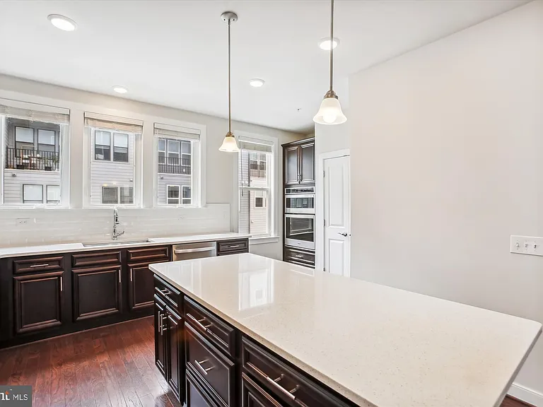 13340 Sherwood Park Ln — Photo 7