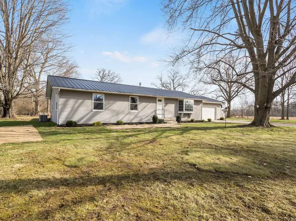 11830 N Acorn Dr, Syracuse, IN 46567