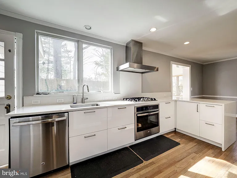 5208 Glenwood Rd — Photo 18