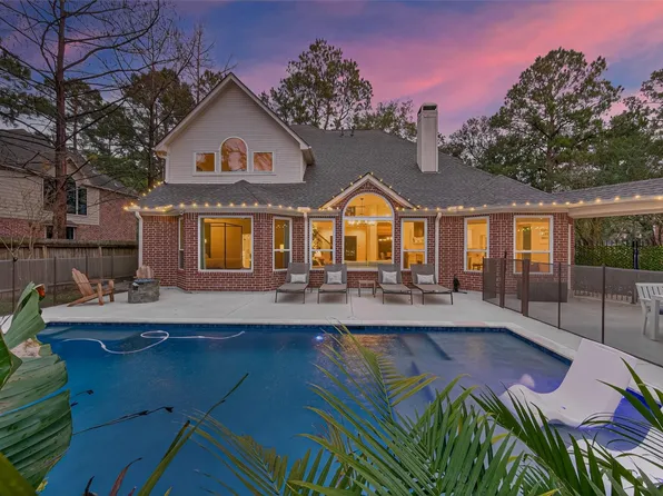 11 Underwood Pl, Spring, TX 77381