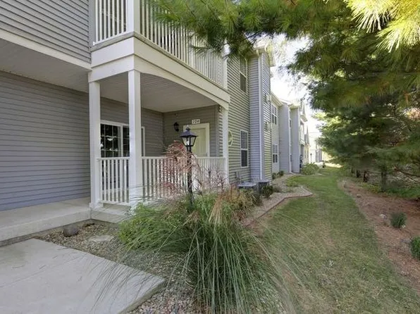 3048 E Stillwater Lndg, Urbana, IL 61802
