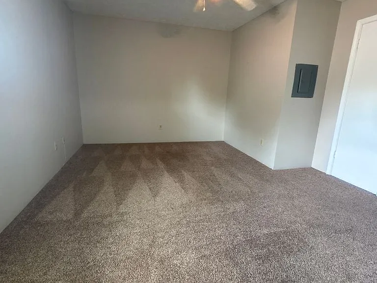 1040 N Highland Ave — Photo 9