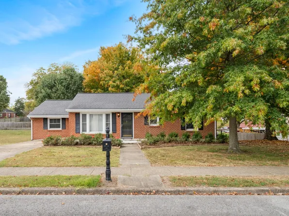 708 1st Ave, Fayetteville, TN 37334