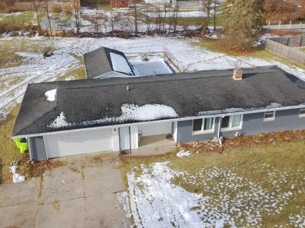 3032 Lois Ave, Midland, MI 48640