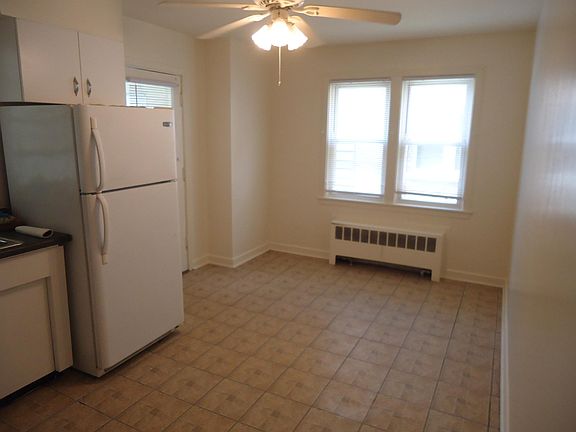 2nd image of 2315 W Morse Ave #2